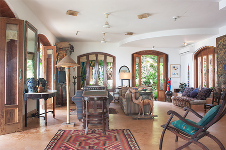 Charming Goa Boutique Hotel Living room image 2 a