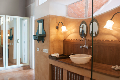 Charming Goa Boutique Hotel Trinidade suite image 2 d